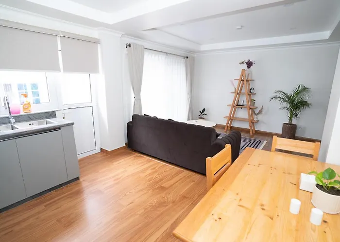Bright & Cozy 2bhk, Spacious & Comfortable Apartment *