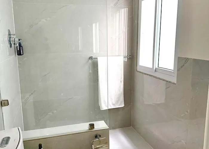 Bright & Cozy 2bhk, Spacious & Comfortable Apartment *